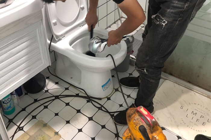 华州马桶堵塞自己疏通还是找师傅？专业上门服务让你省时更省心